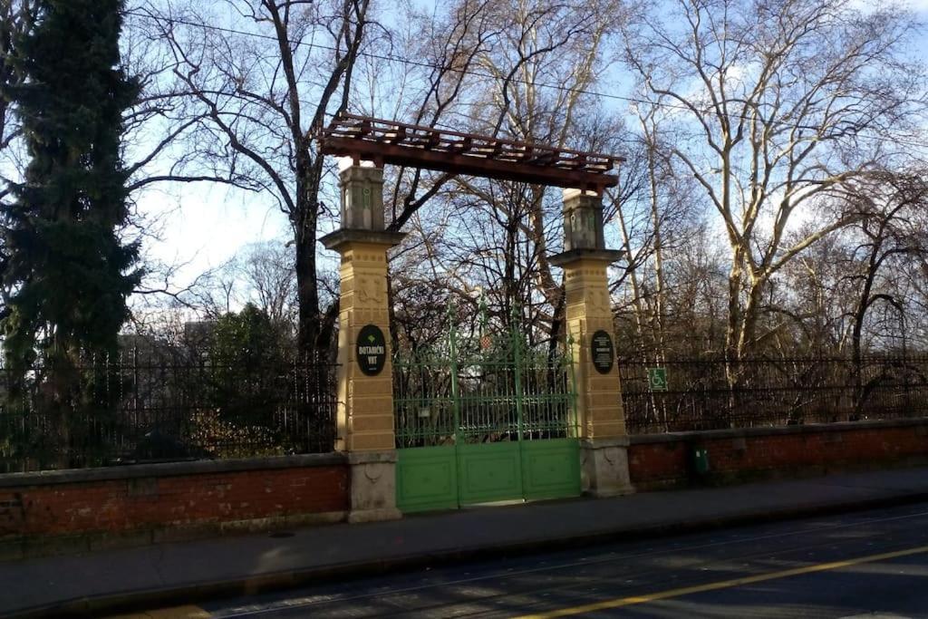 Zagreb Botanical Garden Budget Apartment Exterior photo