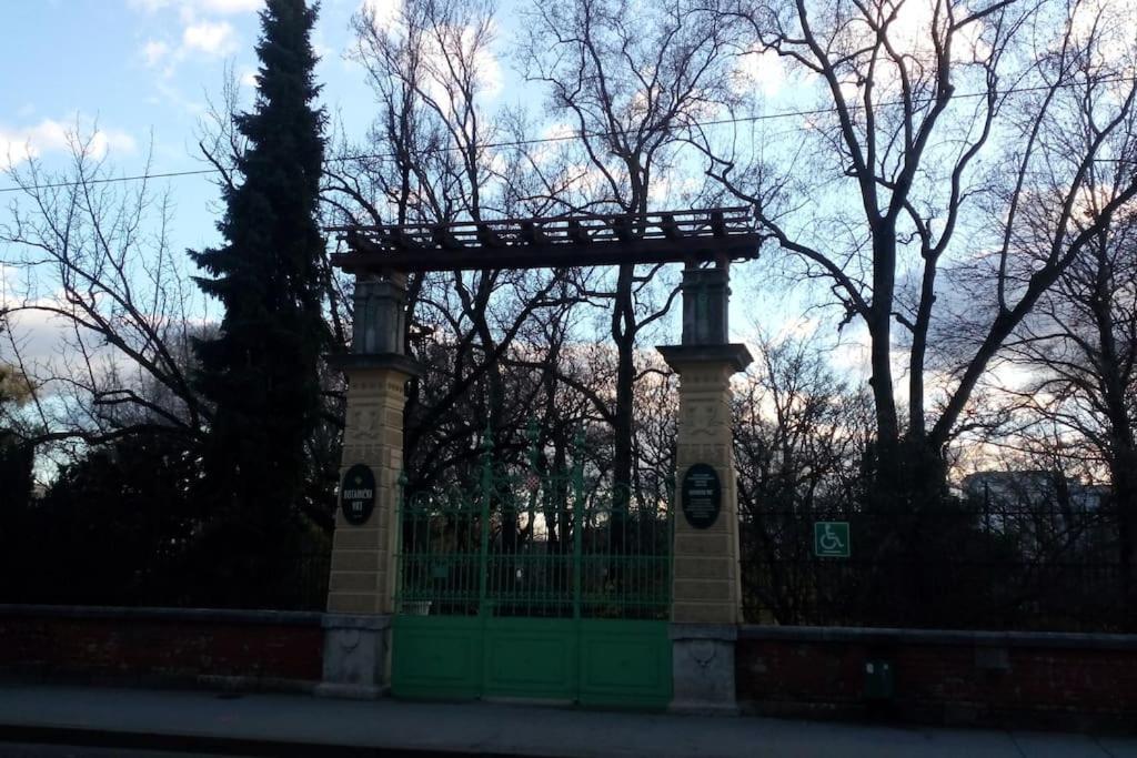 Zagreb Botanical Garden Budget Apartment Exterior photo